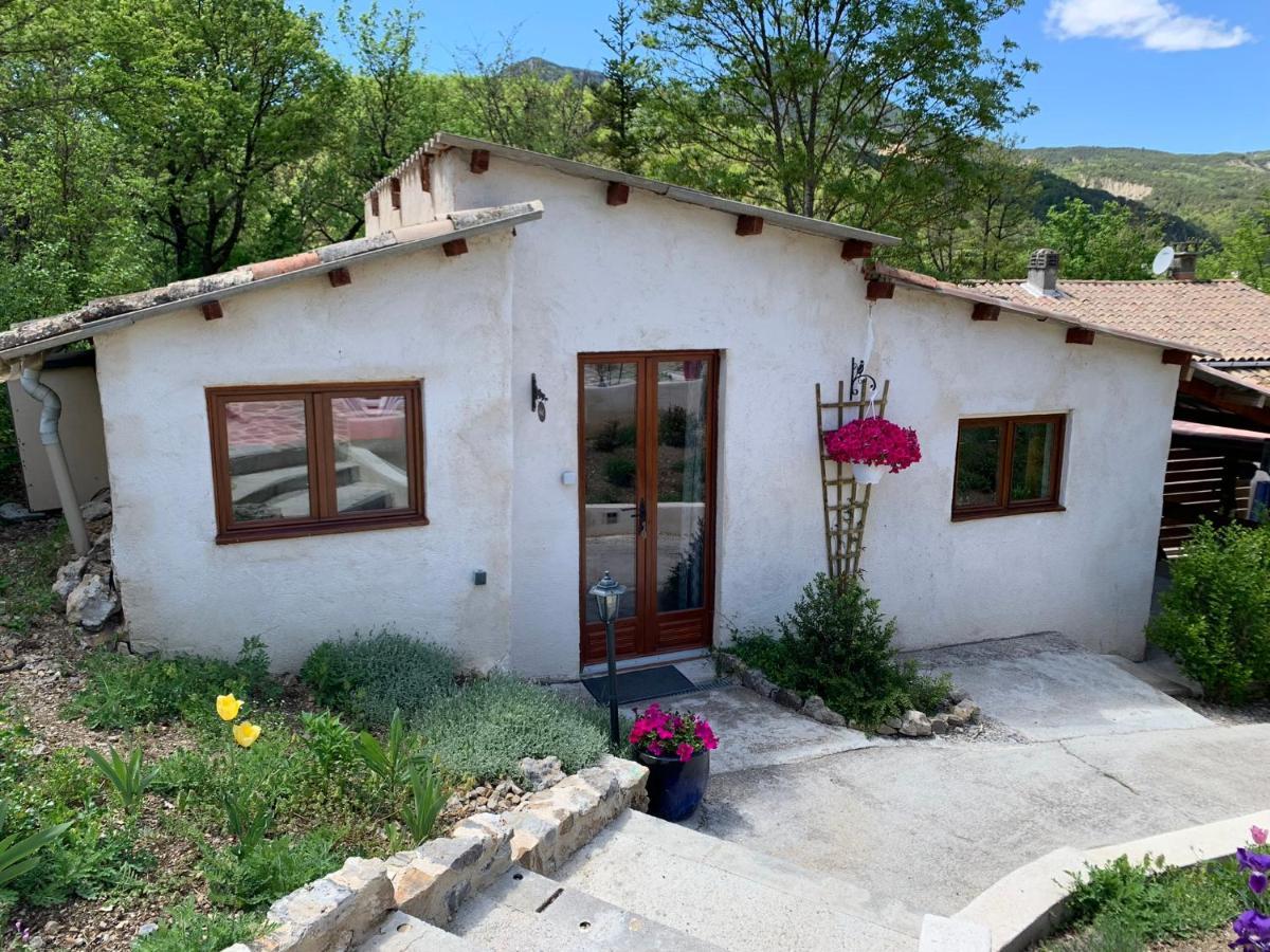 Maison Castellane Chambre D'Hotes B&B Exterior foto